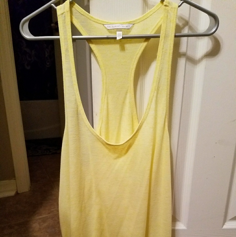 VICTORIA SECRET WORKOUT TEE SZ LG